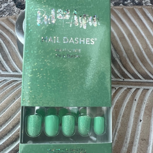 Key Lime Cutie Red Aspen Press On Nails BNIB - Picture 3 of 4